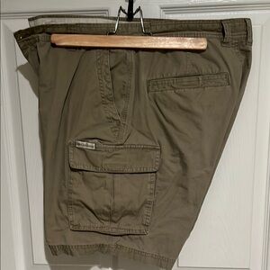 Columbia Men's Tan Cargo Shorts